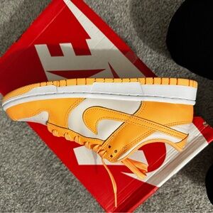 Nike Low Dunks - Neon Orange